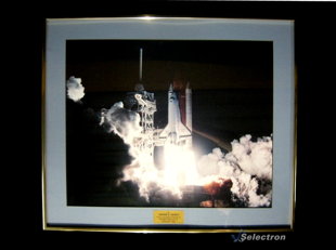 Picture of Atlantis, the space shuttle (item #235)